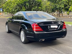 Mercedes-Benz S300  2011 5