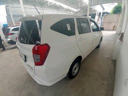 Daihatsu Sigra 1.0 D MT 2023 5