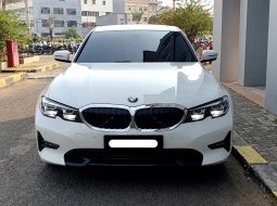 BMW 3 Series 320i 2021 putih km 7 rban pajak panjang cash kredit proses bisa dibantu