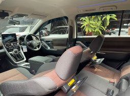 TOYOTA KIJANG INNOVA ZENIX V AT GREY 2023 KM RENDAH LIKE NEW 9