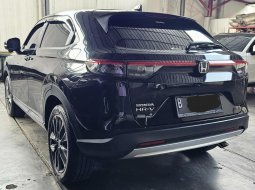 Honda HRV SE A/T ( Matic ) 2022 Hitam Km 22rban Mulus Siap Pakai Good Condition 6