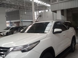 Toyota Fortuner 2.4 G AT 2019 3