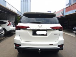 JUAL CEPAT‼️ FORTUNER VRZ TRD AT PUTIH 2019 4