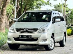 Toyota Kijang Innova V 2010 matic full standar