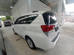 Toyota Kijang Innova V 2.0 AT 2016 6