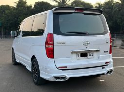 HYUNDAI H-1 ROYALE BENSIN AT PUTIH 2018 MPV TERNYAMAN DIJUAL CEPAT 6