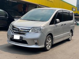 Nissan Serena Highway Star 2013 1