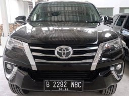 Toyota Fortuner 2.4 VRZ AT 2019 Hitam 2