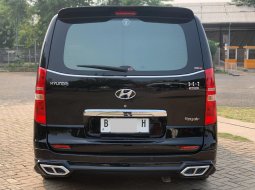 Hyundai H-1 Royale Bensin 2018 4