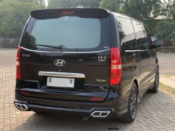 Hyundai H-1 Royale Bensin 2018 5