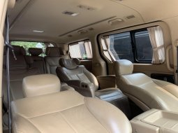 Hyundai H-1 Royale Bensin 2018 10