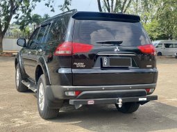 Mitsubishi Pajero Sport Exceed 2015 Hitam 4