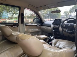 Mitsubishi Pajero Sport Exceed 2015 Hitam 8