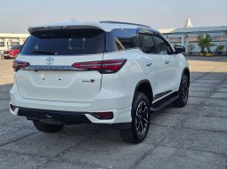 Toyota Fortuner New  4x2 2.8 A/T DSL GR Sport 2022 Putih 5