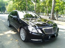 JUAL‼️ MERCY E300 AVG AT HITAM 2011