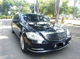 MERCY S300 AT HITAM 2011