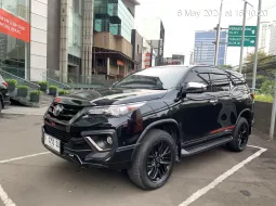 Toyota Fortuner 2.4 VRZ AT 2020 Hitam 4