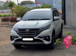 Toyota Rush GR A/T 2022 putih km 1 ribuan cash kredit proses bisa dibantu