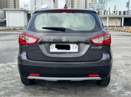 SUZUKI SX4 SCROSS AT GREY 2017 HATCHBACK SIAP PAKAI 5