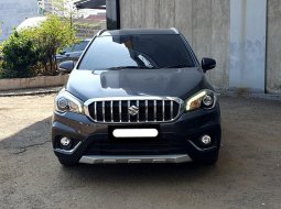 Suzuki SX4 S-Cross AT 2022 matic abu km antik 7 ribuan cash kredit proses bisa dibantu