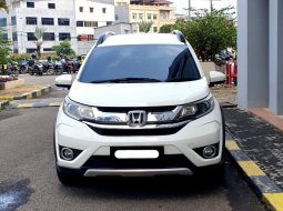 Honda BR-V E CVT 2018 putih matic dp 30 jt cash kredit proses bisa dibantu