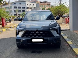 Mitsubishi XForce Ultimate CVT 2023 hitam km 2 ribuan pajak panjang cash kredit proses bisa