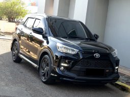 Toyota Raize 1.0T GR Sport CVT (One Tone) 2023 hitam matic km 9 ribuan cash kredit proses bisa 2