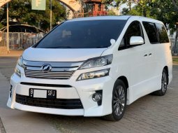 Toyota Vellfire Z Golden Eye 2015