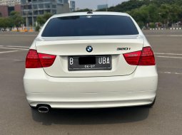 BMW 320i AT PUTIH 2011 KONDISI SIAP PAKAI UNIT SIAP PAKAI LOW KM 5