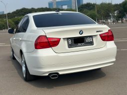 BMW 320i AT PUTIH 2011 KONDISI SIAP PAKAI UNIT SIAP PAKAI LOW KM 6