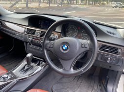 BMW 320i AT PUTIH 2011 KONDISI SIAP PAKAI UNIT SIAP PAKAI LOW KM 7