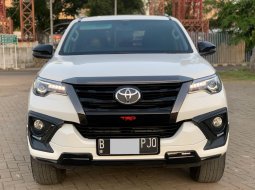 Toyota Fortuner 2.4 TRD AT 2020