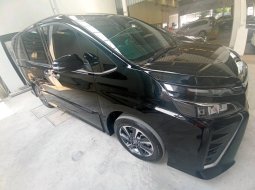 Toyota Voxy 2.0 A/T 2018 2