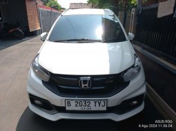 Promo Honda Mobilio RS CVT 2019 Putih *code32TYJ