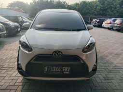 Toyota Sienta V 1.5 AT 2017