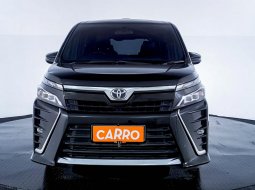 Toyota Voxy 2.0 A/T 2018