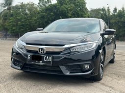 LOW KM CIVIC SEDAN TURBO AT HITAM 2017 KONDISI TERAWAT 3