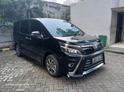 Toyota Voxy 2.0 A/T 2018  - Kredit Mobil Murah