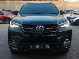 JUAL Toyota Fortuner 2.8 GR Sport 4x2 AT 2022 Hitam 1