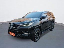 JUAL Toyota Fortuner 2.8 GR Sport 4x2 AT 2022 Hitam 3