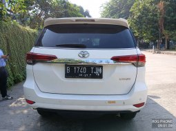 Toyota Fortuner 2.4 VRZ AT 2017  - Kredit Mobil Murah 7