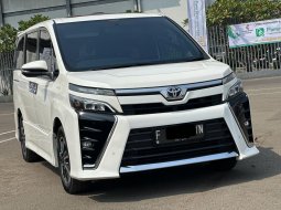 TOYOTA VOXY 2.0 AT PUTIH 2019 MESIN FULL ORIGINAL SIAP PAKAI