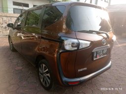 Promo Toyota Sienta V CVT 2017 Coklat *code20KFP 6