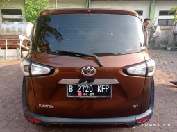 Promo Toyota Sienta V CVT 2017 Coklat *code20KFP 4