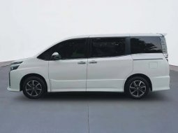 Promo Toyota Voxy murah 4