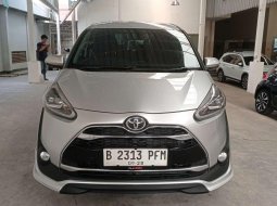 Toyota Sienta Q 1.5 AT 2018