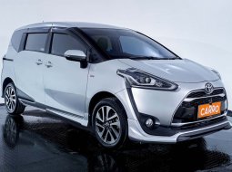 Toyota Sienta Q AT 2018 Silver 2