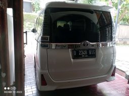 Toyota Voxy 2.0 A/T 2019  - Beli Mobil Bekas Murah 3