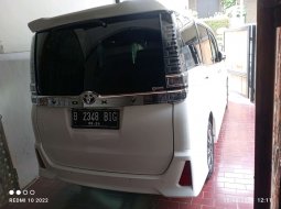 Toyota Voxy 2.0 A/T 2019  - Beli Mobil Bekas Murah 4