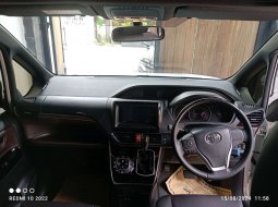 Toyota Voxy 2.0 A/T 2019  - Beli Mobil Bekas Murah 7